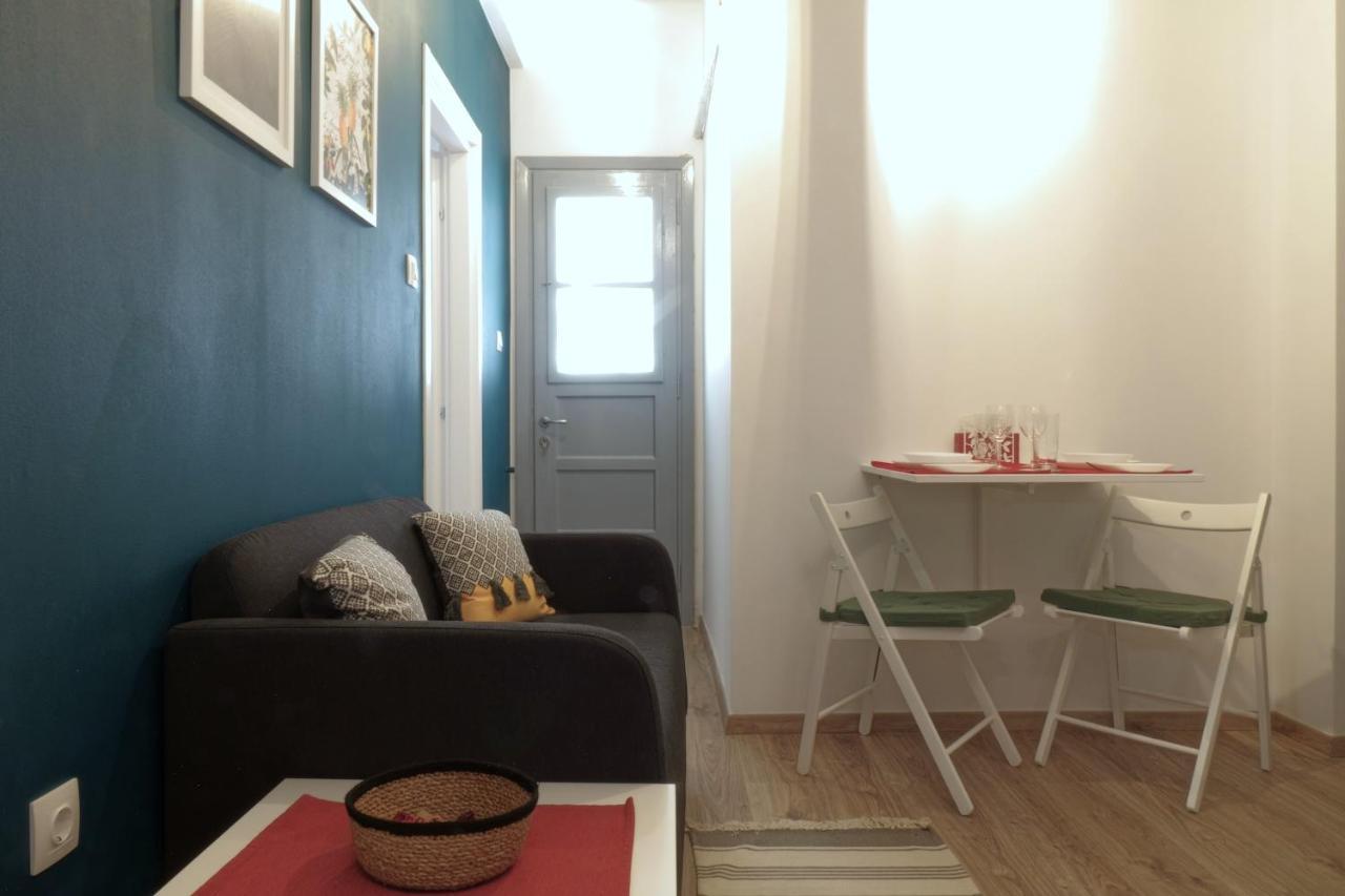 You & Me Cozy Apartments By Zain Атина Екстериор снимка
